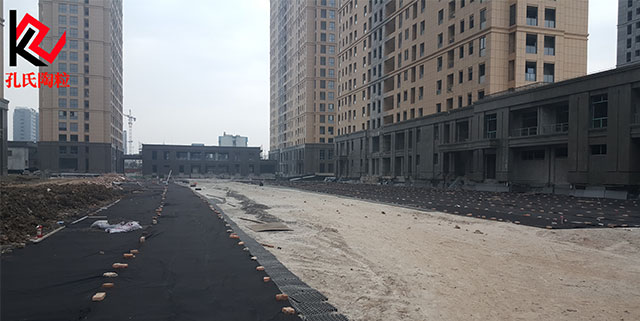江蘇張家港陽(yáng)光錦城工地車庫(kù)頂板回填陶粒